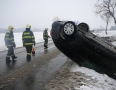 Krimi - NEHODA PRED MICHALOVCAMI: Audi vrazilo do stromu a skončilo na streche - P1280856.JPG
