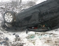 Krimi - NEHODA PRED MICHALOVCAMI: Audi vrazilo do stromu a skončilo na streche - P1280866.JPG