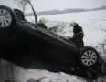 Krimi - NEHODA PRED MICHALOVCAMI: Audi vrazilo do stromu a skončilo na streche - P1280883.JPG