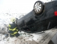 Krimi - NEHODA PRED MICHALOVCAMI: Audi vrazilo do stromu a skončilo na streche - P1280885.JPG