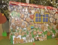 Kultúra - MICHALOVCE: Pred Vianocami postavili školáci nádhernú perníkovú chalúpku - 2.jpg