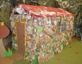 Kultúra - MICHALOVCE: Pred Vianocami postavili školáci nádhernú perníkovú chalúpku - 8.jpg