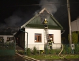 Krimi - POŽIAR: Dom v plameňoch. Zasahovali 4 hasičské autá - 1.jpg
