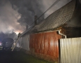 Krimi - POŽIAR: Dom v plameňoch. Zasahovali 4 hasičské autá - 19.jpg