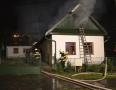 Krimi - POŽIAR: Dom v plameňoch. Zasahovali 4 hasičské autá - 32.jpg