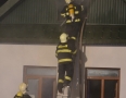 Krimi - POŽIAR: Dom v plameňoch. Zasahovali 4 hasičské autá - 4.jpg