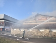 Krimi - POŽIAR V MICHALOVCIACH:  Z budovy šľahali niekoľkometrové plamene - RAN_0184.jpg