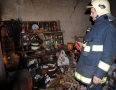 Krimi - Z horiaceho domu  vytiahli hasiči obetavú starenku - 1.JPG