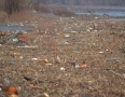 Zaujimavosti - Šíravu opäť zaplavili tony odpadu. Pozrite si fotky z vodnej nádrže - 17.JPG