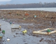 Zaujimavosti - Šíravu opäť zaplavili tony odpadu. Pozrite si fotky z vodnej nádrže - 23.JPG