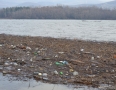 Zaujimavosti - Šíravu opäť zaplavili tony odpadu. Pozrite si fotky z vodnej nádrže - 29.JPG