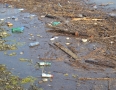 Zaujimavosti - Šíravu opäť zaplavili tony odpadu. Pozrite si fotky z vodnej nádrže - 9.JPG