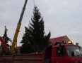 Samospráva - V centre Michaloviec osadili vyše 15 metrovú vianočnú jedličku - P1220566.JPG
