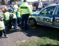 Zaujimavosti - Policajti si na služobné auto nasadili papuču. Potešili deti - IMG_20130419_103323.jpg