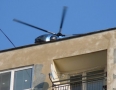 Zaujimavosti - V Michalovciach lietala helikoptéra z bytovky na bytovku - P1170806.JPG